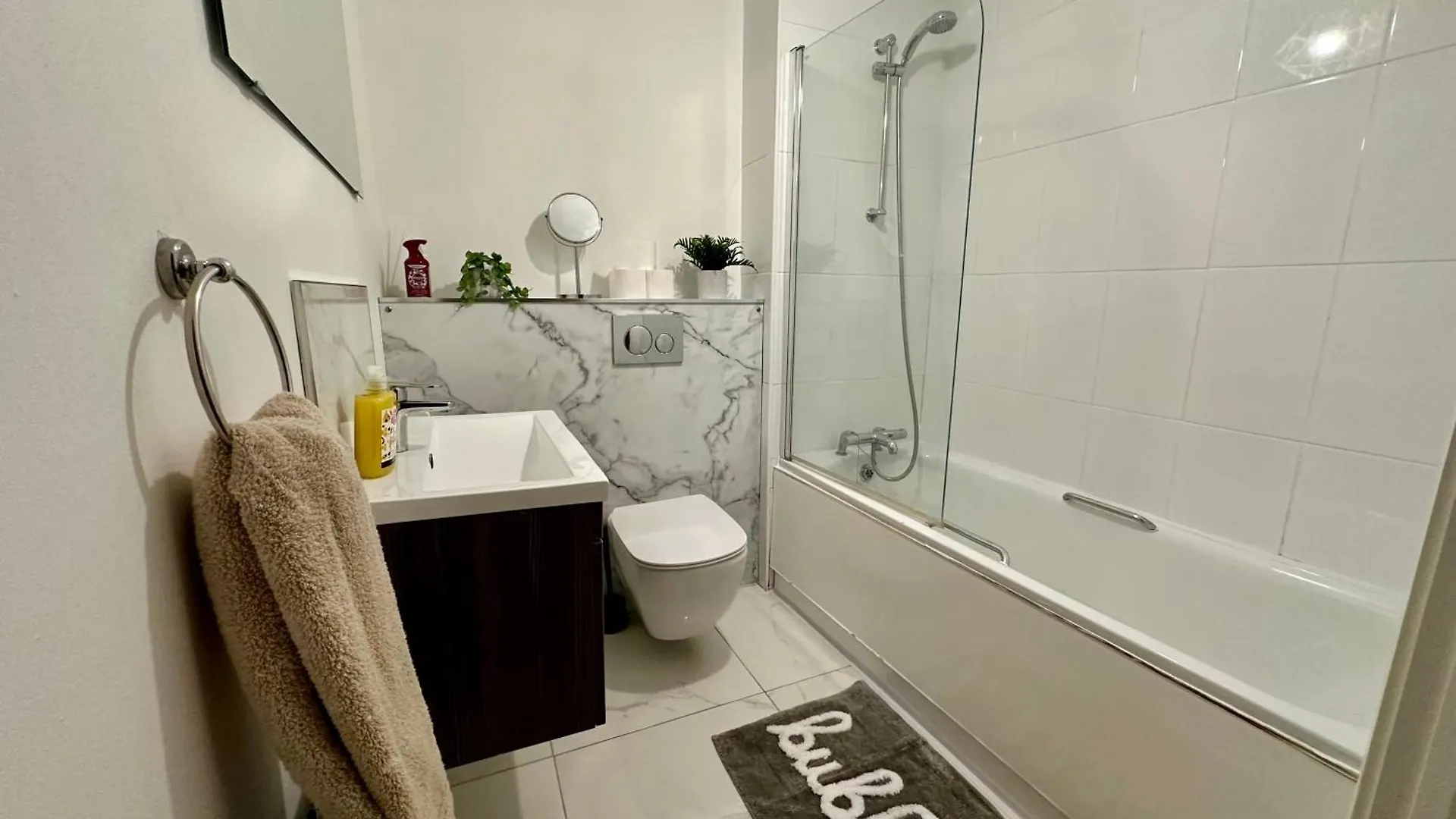 2Br City Side Apartment Belfast